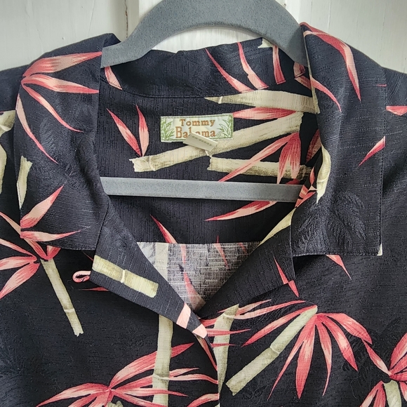 Tommy Bahama 100% Silk Casual Button Down Short Sleeve Top, Sz L - Picture 7 of 11